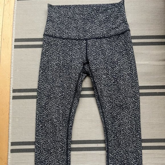 Lululemon Wunder Under Luon Ripple Jacquard Crop White Black Align - Picture 3 of 10